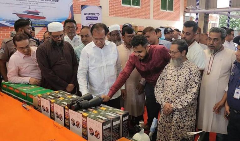 দুর্যোগ মোকাবিলায় ১২ উপকূলীয় জেলায় ১২ স্পিডবোট হস্তান্তর