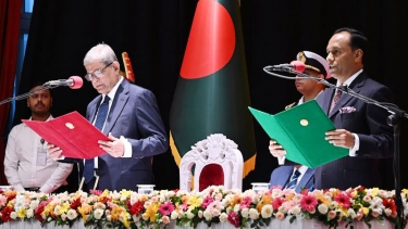 ২৩তম রাষ্ট্রপতি হিসেবে শপথ নিয়েছেন মির্জা ফখরুল