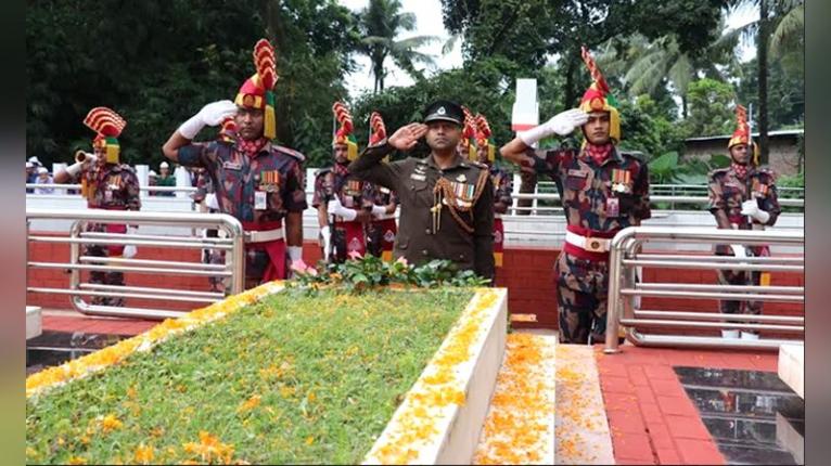 বীরশ্রেষ্ঠ নূর মোহাম্মদ শেখের শাহাদত বার্ষিকীতে বিজিবির শ্রদ্ধা নিবেদন