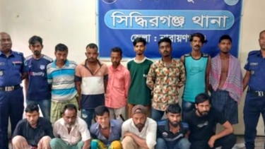 সিদ্ধিরগঞ্জে পুলিশের অভিযানে ৪০ জন গ্রেপ্তার