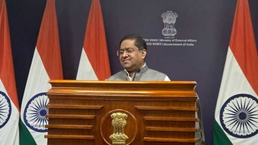 শেখ হাসিনা আমলের ১০১ চুক্তি পর্যালোচনা করবে ঢাকা, যা বলল ভারত