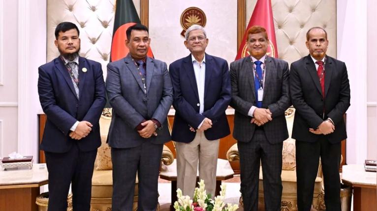 সার-কীটনাশকের যথেচ্ছ ব্যবহার রোধে কৃষকদের সচেতন হতে হবে: রাষ্ট্রপতি