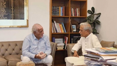 সংস্কৃতি মন্ত্রীর সাথে পার্বত্য চট্টগ্রাম বিষয়ক মন্ত্রীর সাক্ষাৎ