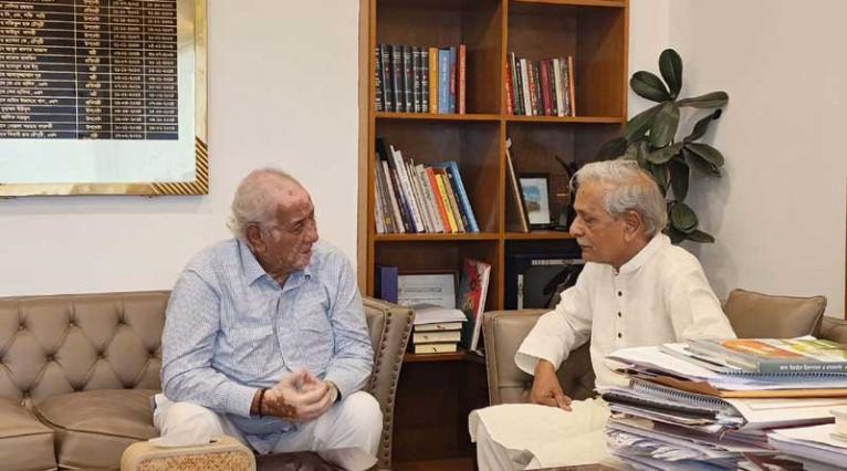 সংস্কৃতি মন্ত্রীর সাথে পার্বত্য চট্টগ্রাম বিষয়ক মন্ত্রীর সাক্ষাৎ