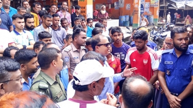 বোয়ালমারীতে মরা মুরগি বিক্রি করায় এক ব্যবসায়ীকে জরিমানা