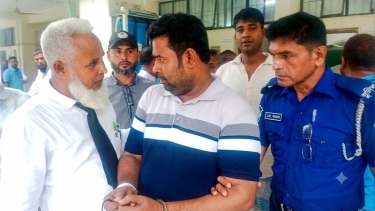 মামলায় আদালতে হাজিরা দিতে গিয়ে সাবেক কাউন্সিলর আসাদুজ্জামান লাবু কারাগারে