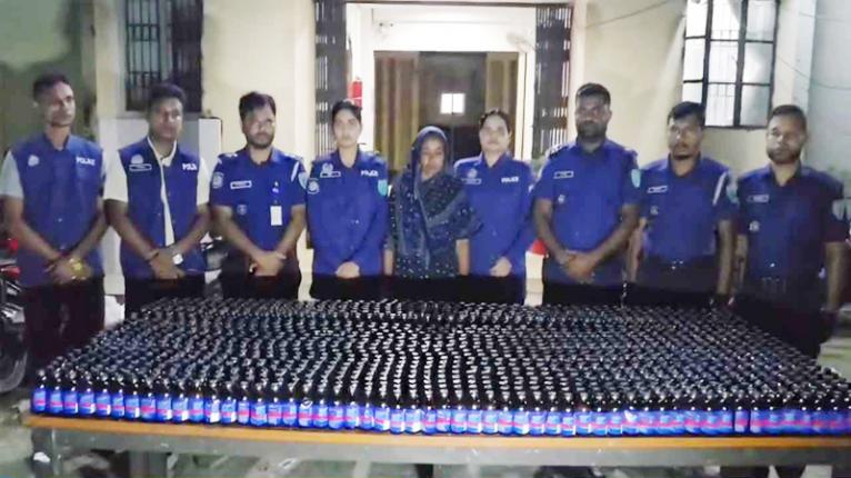 ২৪ লাখ টাকার ফেনসিডিলসহ নারী ধরা