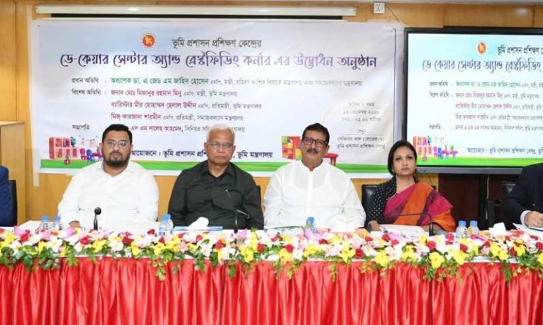 পর্যায়ক্রমে সারা দেশে আধুনিক মানসম্পন্ন ডে-কেয়ার সেন্টার গড়ে তোলা হবে - সমাজকল্যাণ মন্ত্রী