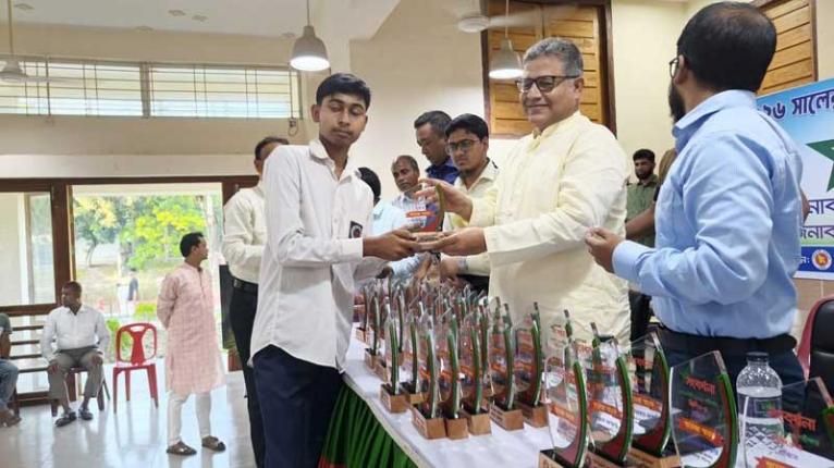 সদরপুরে এসএসসি ২০২৬-এ জিপিএ-৫ প্রাপ্ত কৃতি শিক্ষার্থীদের সংবর্ধনা