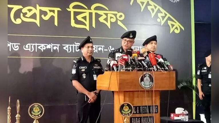 অবৈধ অস্ত্র উদ্ধারে দেশব্যাপী বিশেষ অভিযান শুরু : র‌্যাব মহাপরিচালক
