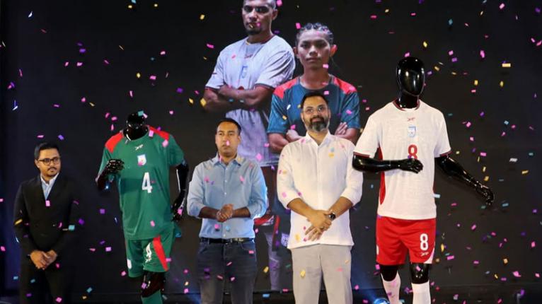 জাতীয় ফুটবল দলের নতুন অফিসিয়াল জার্সি উন্মোচন