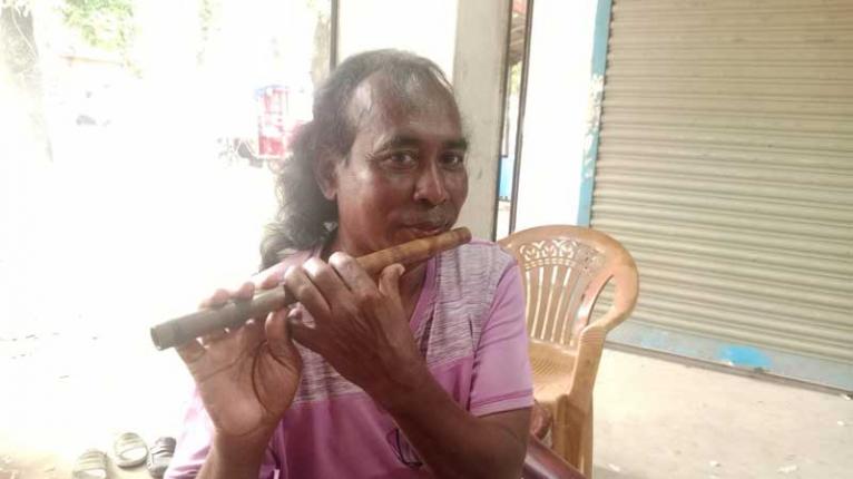 প্রেমের বিরহে হাতে বাঁশি, ২৫ বছর ধরে সুরে মাতাচ্ছেন বাবলু