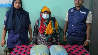 জামালপুরে যৌনপল্লী থেকে ৪ কেজি গাঁজাসহ নারী গ্রেপ্তার