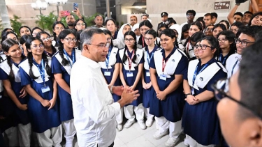 পরিবেশ রক্ষা করতে গাছ লাগানোর অভ্যাস গড়ে তুলতে হবে : প্রধানমন্ত্রী