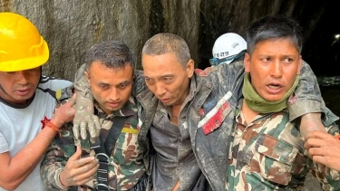 বন্যার ১০ দিন পর নেপালে টানেল থেকে চীনা নাগরিককে জীবিত উদ্ধার