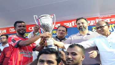 খেলাধুলাকে পেশা হিসেবে প্রতিষ্ঠায় কাজ করছে সরকার: আমিনুল হক