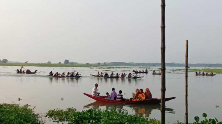 নৌকাবাইচ-হাডুডুতে গোপালপুরে উৎসবের জোয়ার, উল্লাসে হাজারো দর্শক