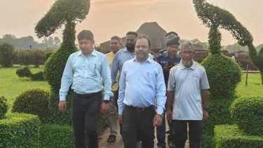 বলিহার রাজবাড়ী ও পাহাড়পুর বৌদ্ধবিহার পরিদর্শন করলেন ভারতীয় সহকারী হাইকমিশনার