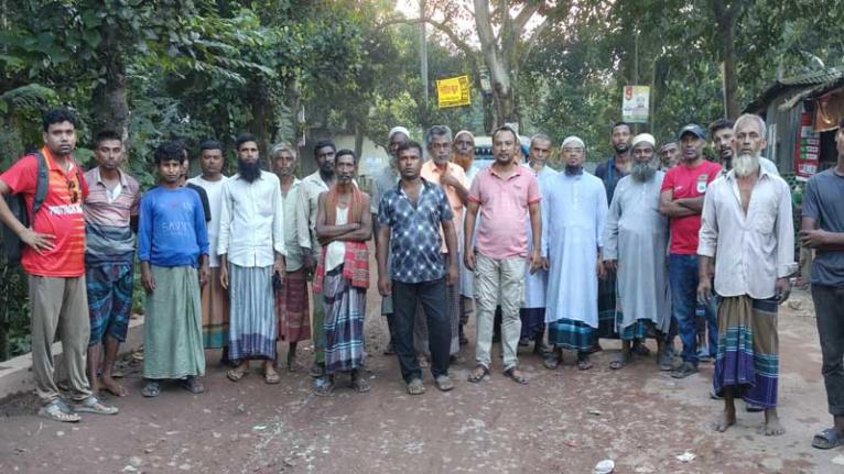 সরিষাবাড়ীতে সড়ক সংস্কার কাজ বন্ধ, খানাখন্দে চরম জনদুর্দশা, দুর্ঘটনার ঝুঁকি