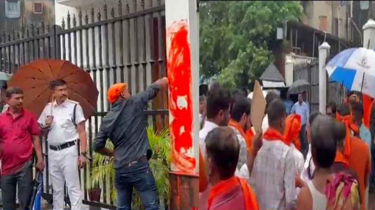 ভারতের আনন্দবাজার পত্রিকা অফিসে হিন্দুত্ববাদীদের হামলা