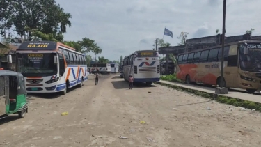 নিরাপত্তার দাবিতে ঢাকা-জামালপুর রুটে বাস চলাচল বন্ধ, শ্রমিকদের কর্মবিরতি