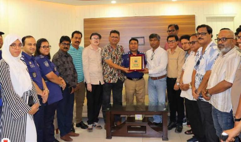 মাদক নির্মূল করতে পুলিশ একা পারবে না: এসপি হাবিব