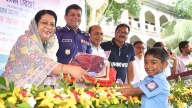 আর্থিক অসচ্ছলতার কারণে কোনো শিশু শিক্ষা থেকে বঞ্চিত হবে না - খাদ্যমন্ত্রী