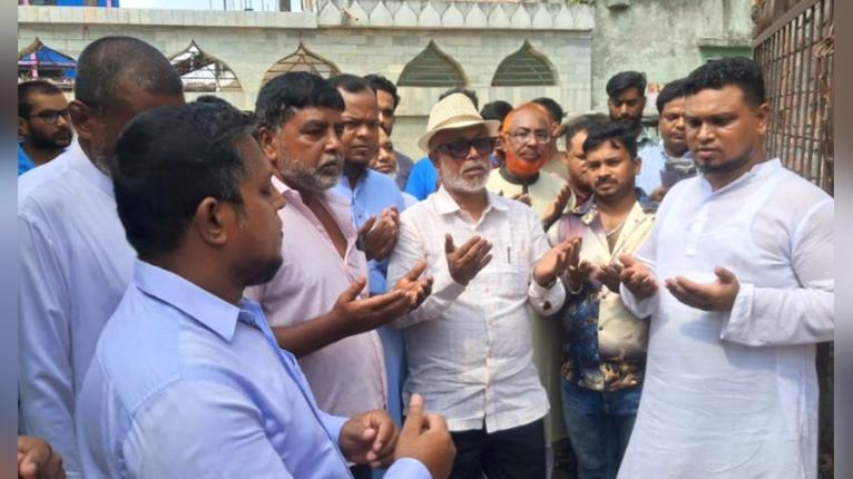 সিদ্ধিরগঞ্জে সড়ক ও ড্রেন নির্মাণকাজের উদ্বোধন নাসিক প্রশাসকের