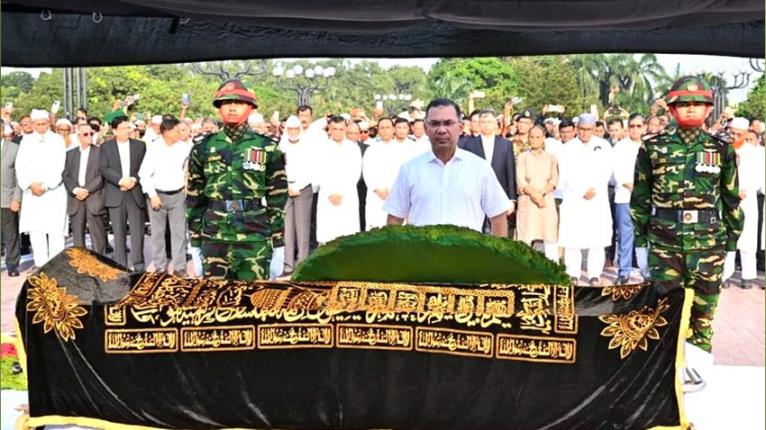 আব্দুল হাইয়ের জানাজায় অংশ নিলেন প্রধানমন্ত্রী