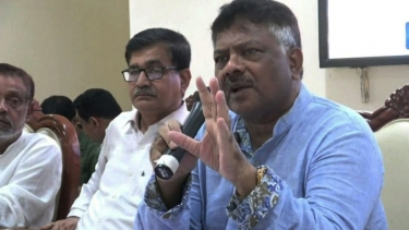 হিন্দু ভাই-বোনরা বুক উঁচু করে চলবেন, পাশে আছি : হুইপ দুলু