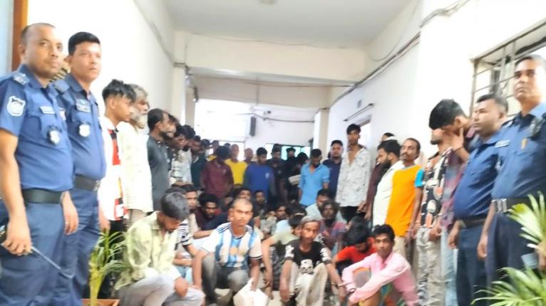 নারায়ণগঞ্জে ২৪ ঘণ্টায় ডিবি অভিযান: বিপুল পরিমাণ মাদকসহ গ্রেপ্তার ১৪০