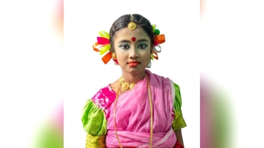এটিএন বাংলায় নৃত্য পরিবেশন করে প্রসংশিত ডাসারের ক্ষুদে শিল্পী বৃথা আরশী