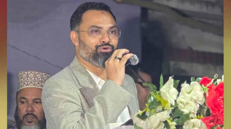 ফেসবুকে অপপ্রচার না করে জনগণের পাশে দাঁড়ান : আমিনুল হক
