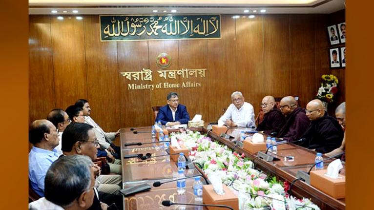 সাম্প্রদায়িক সম্প্রীতি রক্ষায় গুজব ও অপপ্রচারের বিরুদ্ধে সতর্ক থাকুন : স্বরাষ্ট্রমন্ত্রী