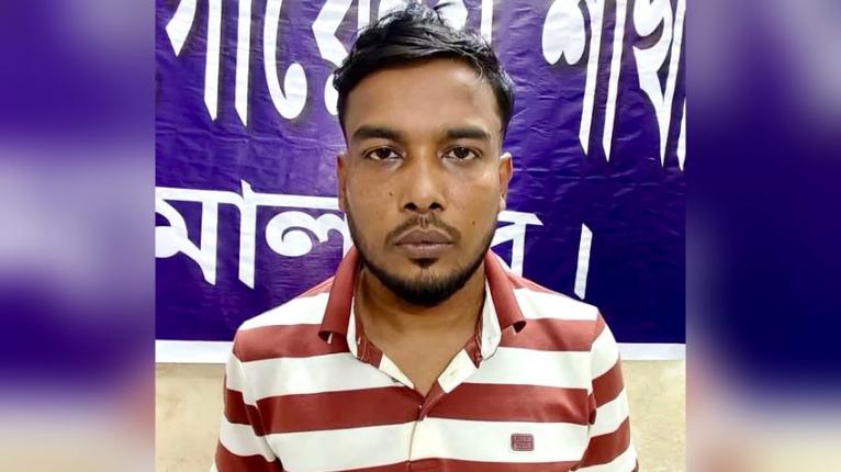 জামালপুরে ডিবি পুলিশের অভিযানে অনলাইন জুয়াড়ি গ্রেফতার