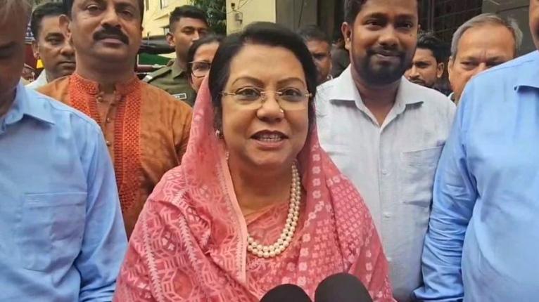 মানিকগঞ্জে ১২ পূজামণ্ডপ পরিদর্শন করলেন খাদ্যমন্ত্রী