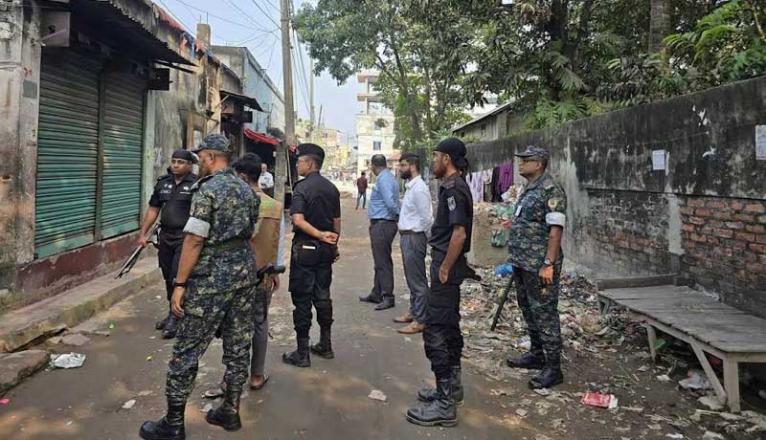 জামালপুরে যৌথ টাস্কফোর্সের অভিযান, যৌনপল্লী থেকে মাদক উদ্ধার, কারাদণ্ড ২