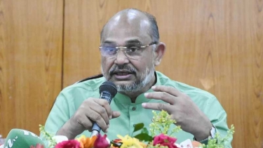 ভঙ্গুর অর্থনীতি পেয়েছে সরকার, চাপে নিম্নবিত্ত-মধ্যবিত্ত: উপদেষ্টা তিতুমীর
